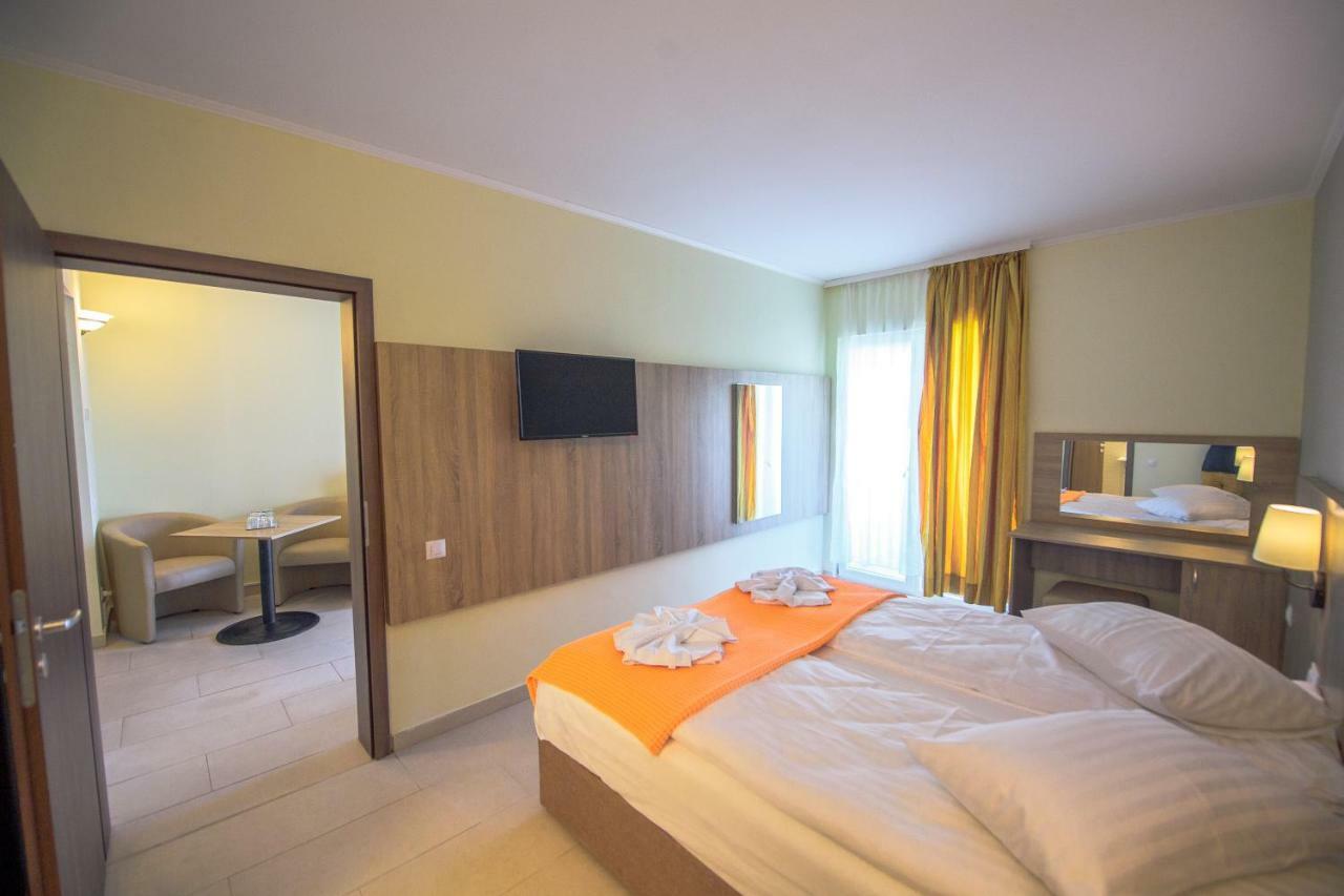 Hotel Piccadilly Mamaia Εξωτερικό φωτογραφία